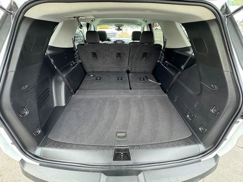 Used 2021 Chevrolet Traverse LS image 8