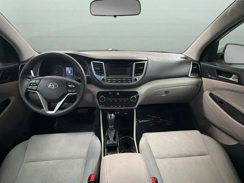 Used 2017 Hyundai Tucson SE w/ SE Popular Package 02 FWD image 9