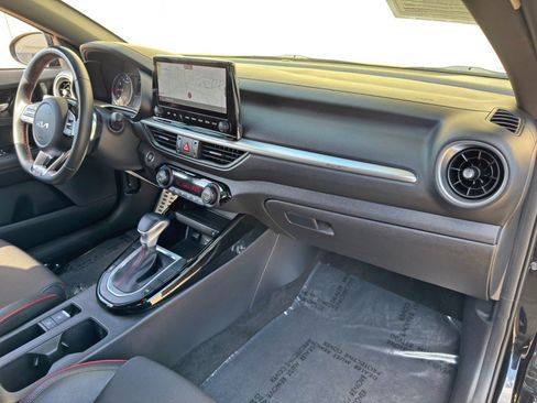 Used 2022 Kia Forte GT w/ GT Technology Package FWD image 13