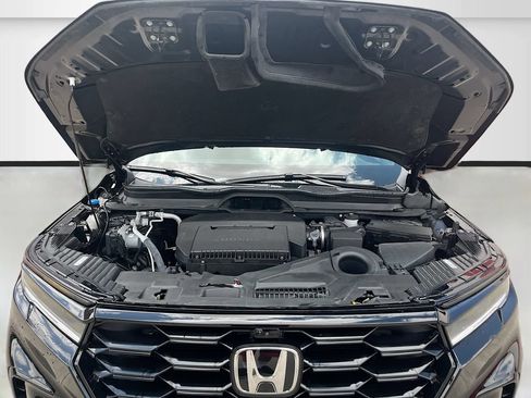 Used 2025 Honda Pilot Black Edition image 33
