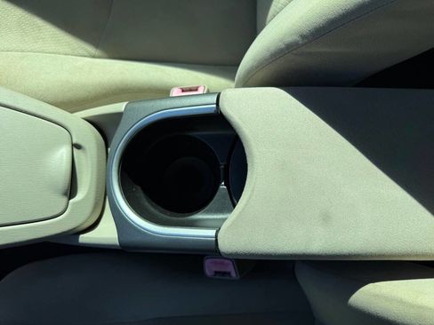 Used 2013 Toyota Prius image 21