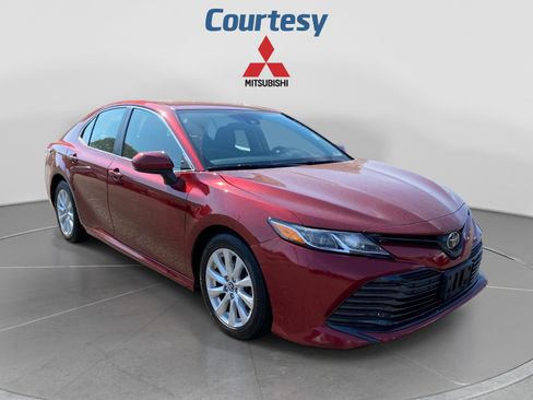 Used 2019 Toyota Camry LE FWD image 8