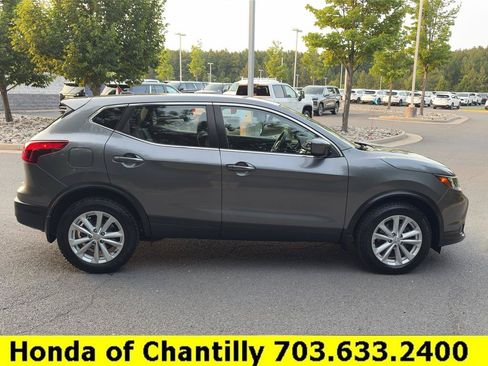 Used 2018 Nissan Rogue Sport S w/ S Appearance Package AWD/4WD image 7