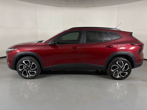 Used 2025 Chevrolet Trax RS w/ Driver Confidence Package image 6