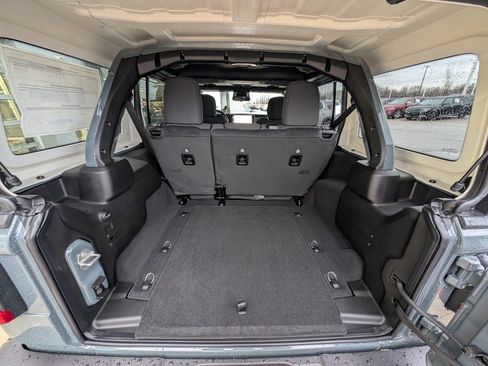 New 2026 Jeep Wrangler Unlimited Rubicon image 12