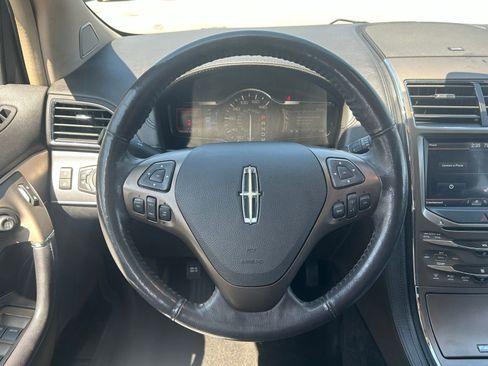 Used 2012 Lincoln MKX AWD image 13
