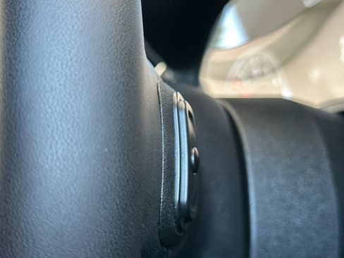 Used 2025 RAM 1500 Laramie image 39