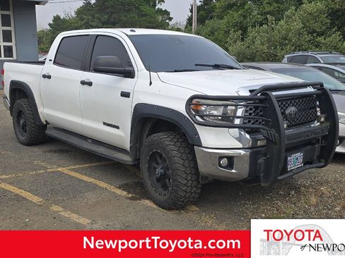 Used 2018 Toyota Tundra SR5 w/ SR5 Upgrade Package AWD/4WD image 1
