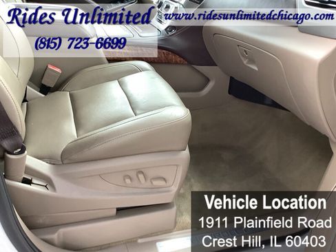 Used 2017 Chevrolet Suburban Premier AWD/4WD image 38