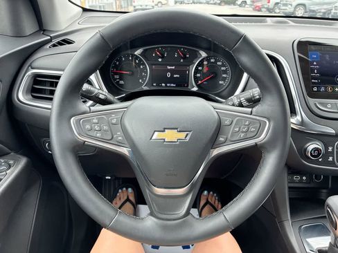 Used 2024 Chevrolet Equinox LT FWD image 11
