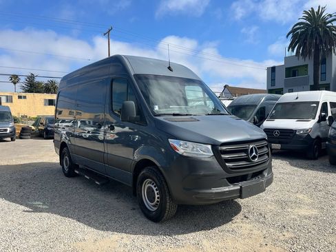 Used 2019 Mercedes-Benz Sprinter 144 image 3