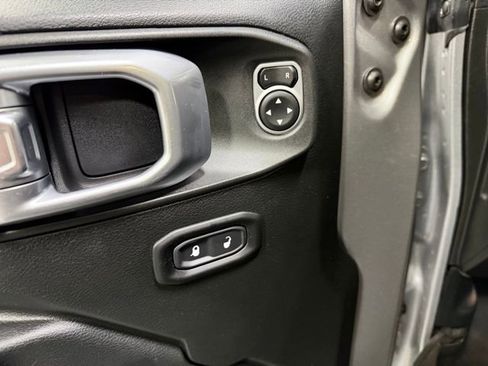 Used 2019 Jeep Wrangler Unlimited Sport S image 17