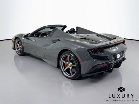 Used 2021 Ferrari F8 Tributo image 8