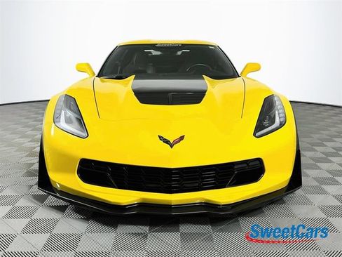 Used 2015 Chevrolet Corvette Z06 w/ 3LZ Preferred Equipment Group RWD image 2