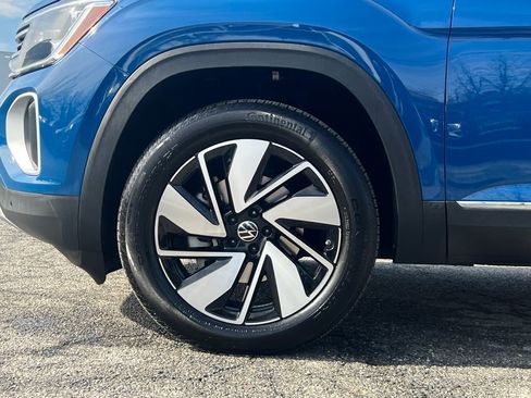 Certified 2025 Volkswagen Atlas SEL image 9