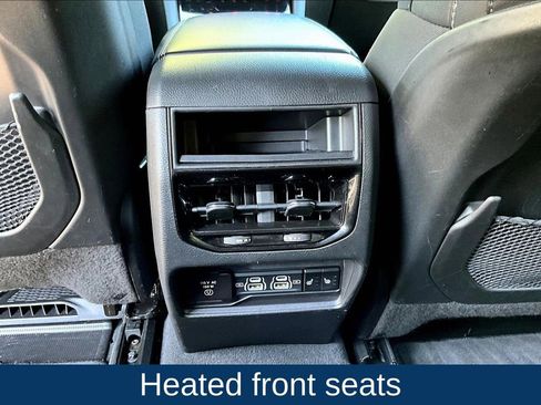 Used 2024 Jeep Grand Cherokee Limited image 16