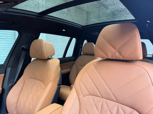 Used 2025 BMW X7 xDrive40i w/ M Sport Package AWD/4WD image 10
