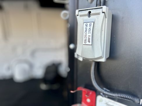 Used 2013 Ford E-150 and Econoline 150 image 11