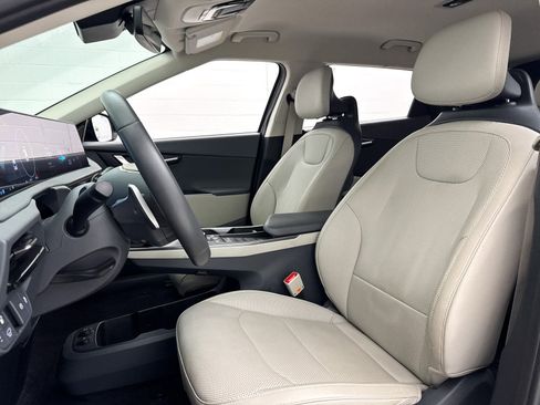 Used 2022 Kia EV6 Wind image 18