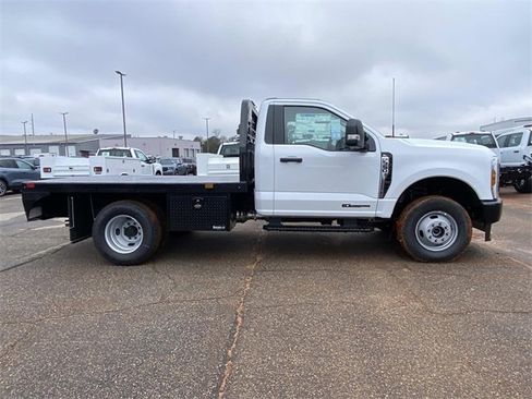 New 2026 Ford F350 XL image 2