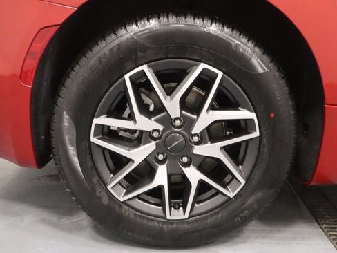 New 2027 Chrysler Pacifica Limited FWD image 27