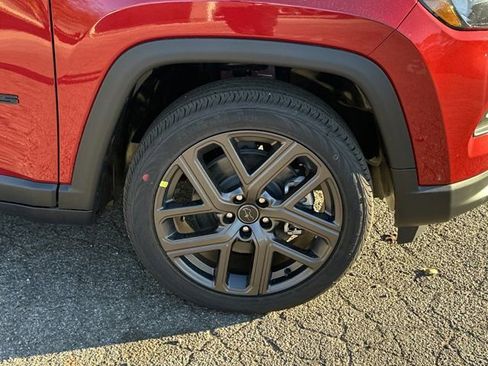 New 2026 Jeep Compass Latitude image 14