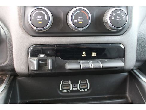 Used 2021 RAM 1500 Big Horn image 28