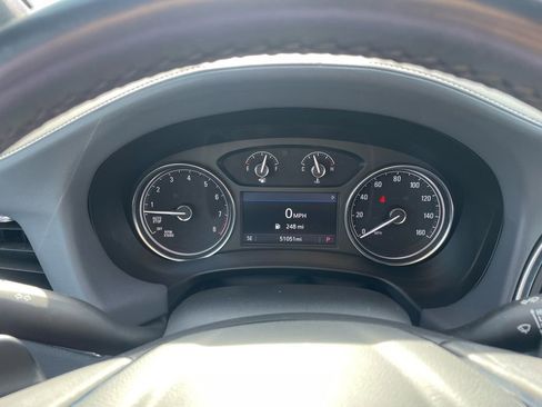 Used 2023 Buick Enclave Essence image 14