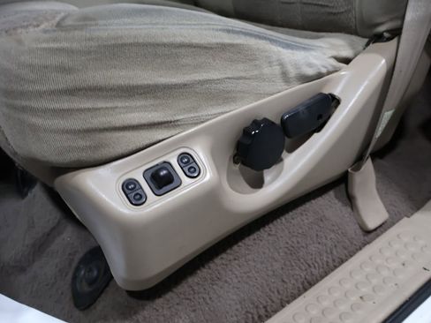 Used 2000 Ford Excursion XLT image 13