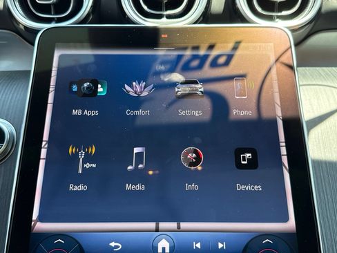 Used 2023 Mercedes-Benz GLC 300 image 36