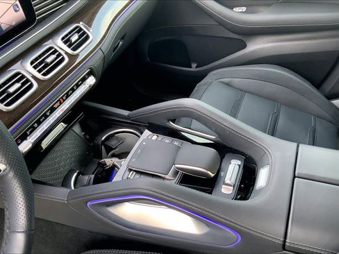 Used 2025 Mercedes-Benz GLS 63 AMG 4MATIC image 16