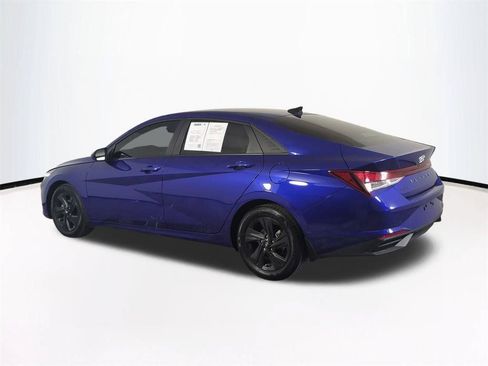Used 2022 Hyundai Elantra SEL FWD image 7