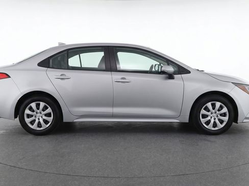 Used 2025 Toyota Corolla LE FWD image 11