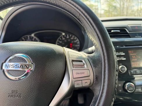 Used 2013 Nissan Altima 2.5 SL FWD image 15
