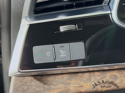 Used 2024 Audi Q8 Premium Plus w/ Premium Plus Package image 10