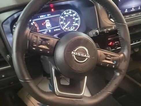 Used 2023 Nissan Rogue SV w/ SV Premium B Package image 12