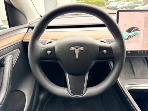 Used 2023 Tesla Model Y Long Range AWD/4WD image 19