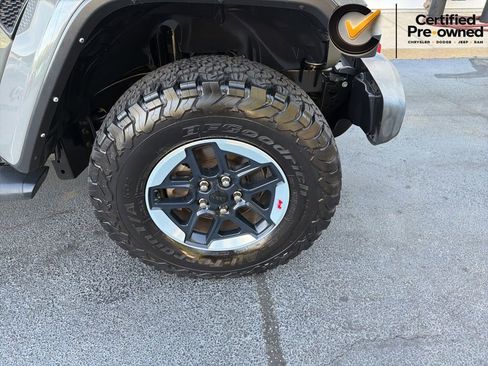 Used 2022 Jeep Wrangler Unlimited Rubicon w/ LED Lighting Group AWD/4WD image 23