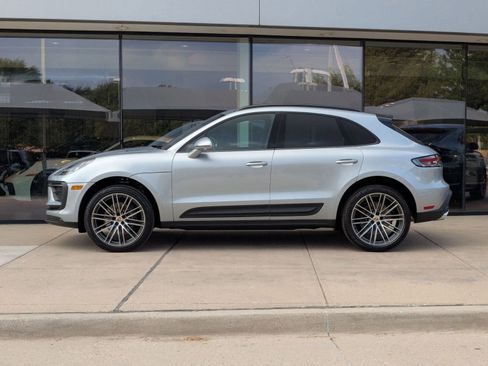 Certified 2026 Porsche Macan AWD/4WD image 2
