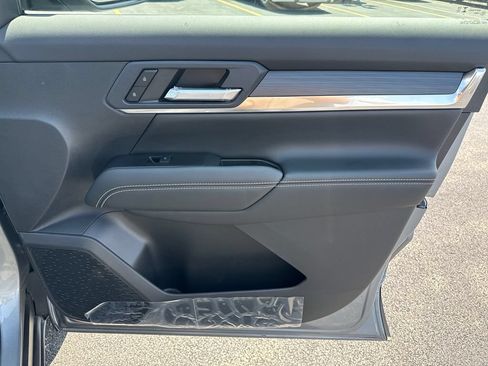 New 2026 GMC Terrain Elevation w/ Elevation Premium Package AWD/4WD image 37