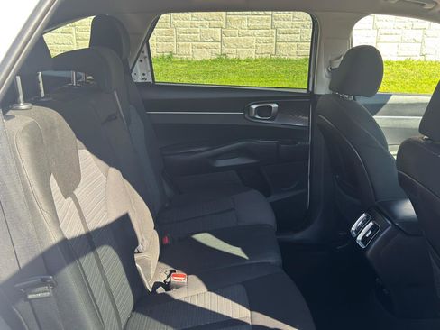 Used 2022 Kia Sorento LX FWD image 34