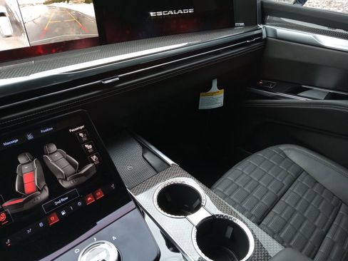 Used 2025 Cadillac Escalade V w/ LPO, ONYX Package image 20