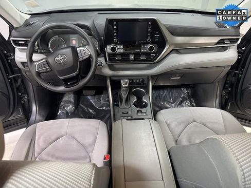 Used 2020 Toyota Highlander LE image 13