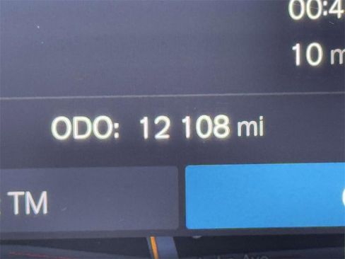 Certified 2025 Volvo XC60 B5 Plus image 24