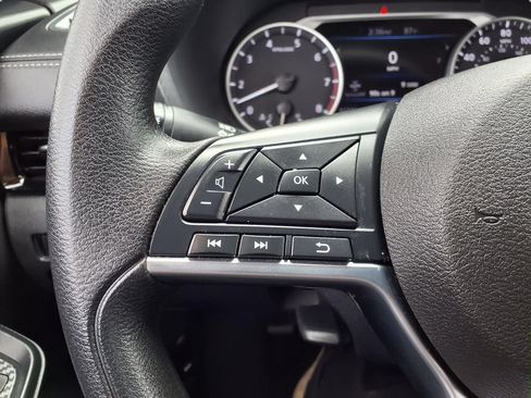 Used 2024 Nissan Sentra SV FWD image 13