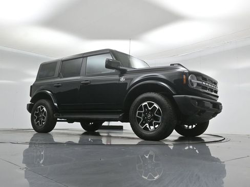 New 2026 Ford Bronco Outer Banks image 3