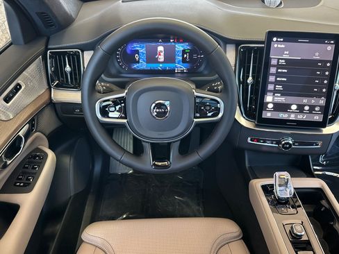 New 2026 Volvo XC90 T8 Ultra w/ Lounge Package AWD/4WD image 11