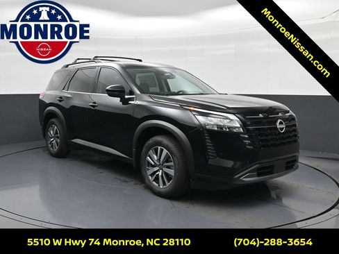 New 2026 Nissan Pathfinder SL FWD image 1