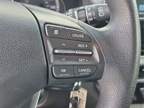 Used 2019 Hyundai Elantra GT FWD image 10