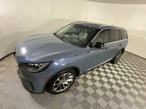 Used 2025 Lincoln Aviator Reserve image 9